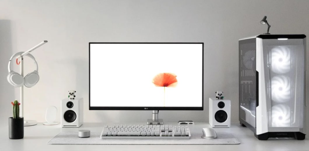 post 12 ديسمبر، 2022 minimalist desk setup pic opt - الشركة الهندسية - تجهيزات الفنادق - تجهيزات الشركات - معدات نظافة