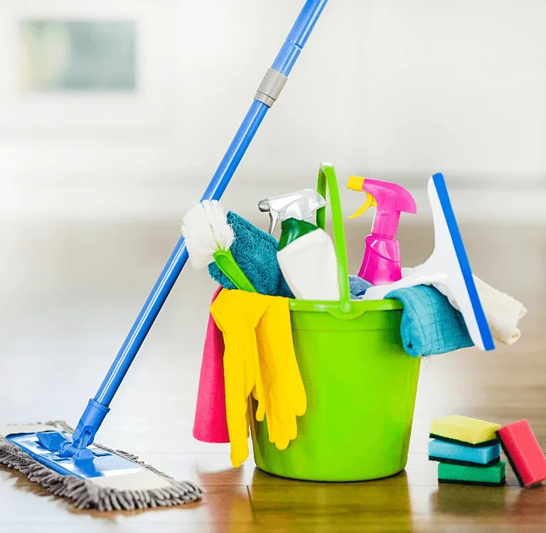 Essential House Cleaning Tools e1763129911911 - الشركة الهندسية - تجهيزات الفنادق - تجهيزات الشركات - معدات نظافة